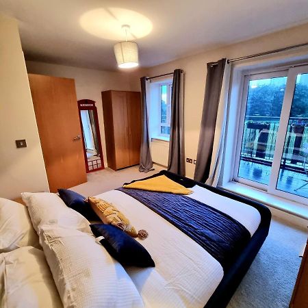 Luxury 2-Bedroom Service Apartment With Balcony Manchester Exteriör bild