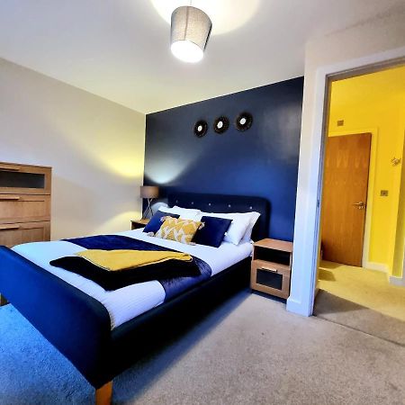 Luxury 2-Bedroom Service Apartment With Balcony Manchester Exteriör bild