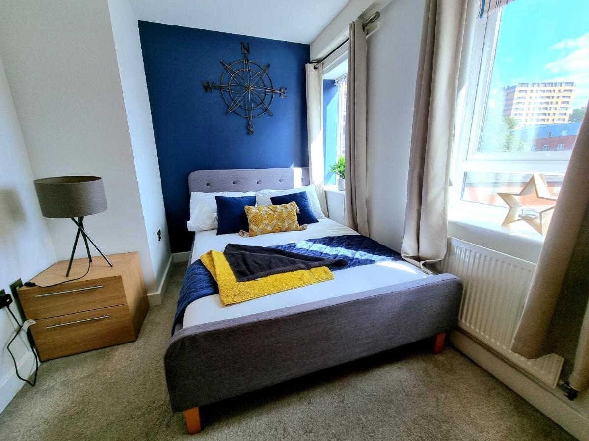 Luxury 2-Bedroom Service Apartment With Balcony Manchester Exteriör bild