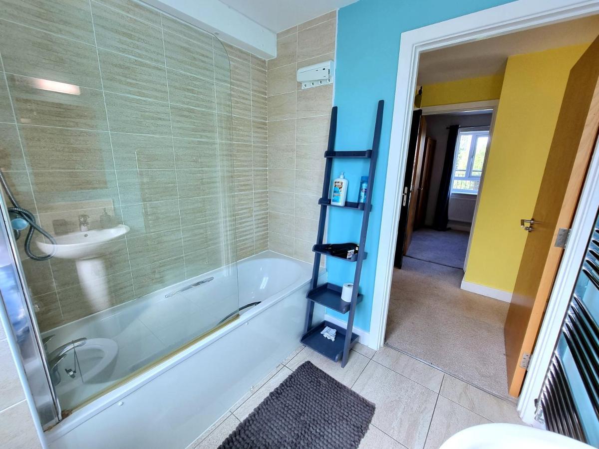 Luxury 2-Bedroom Service Apartment With Balcony Manchester Exteriör bild